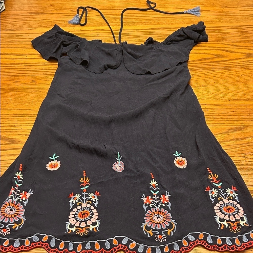 Blue Off-Shoulder Dress with Floral Embroidery/9